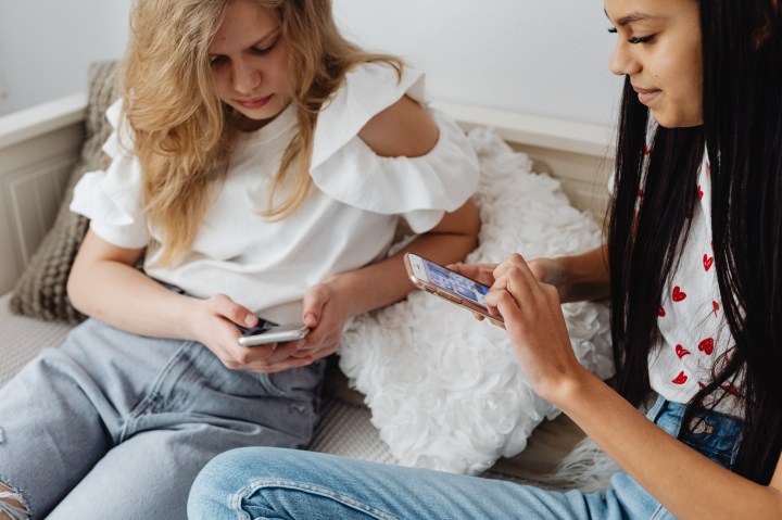 8 Ways To Help You Make Friends In a New&nbsp;City